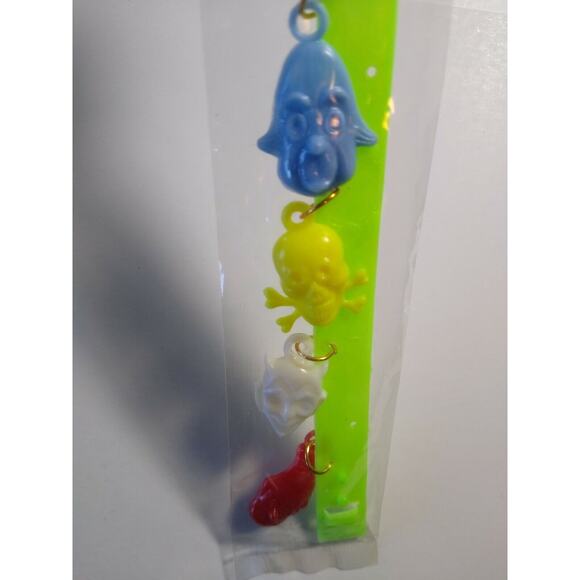 Vintage Halloween Monster Bracelet Ghost Skull Devil Goblin Plastic Charms NOS - Picture 7 of 8